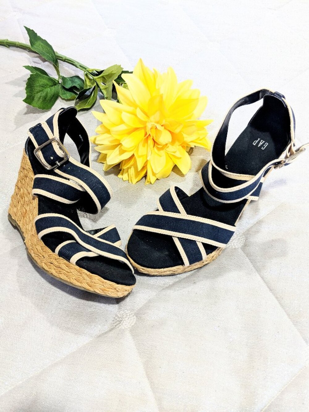 *GAP Navy and White Wedges Espadriles Sz 7